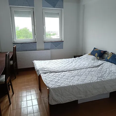 Apartamento Sasha Apartment *