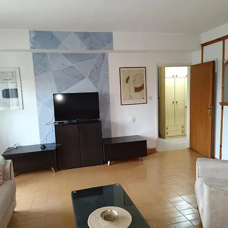 Sasha Apartment *